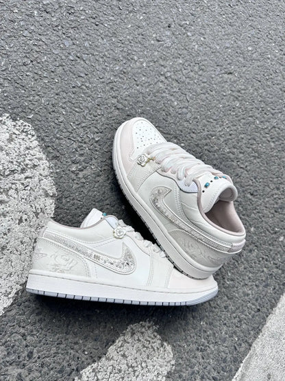 [Custom Camellia‘s Message] Jordan Air Jordan 1 Low Top Unisex Skateboarding Shoes