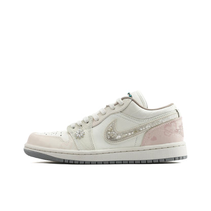 [Custom Camellia‘s Message] Jordan Air Jordan 1 Low Top Unisex Skateboarding Shoes