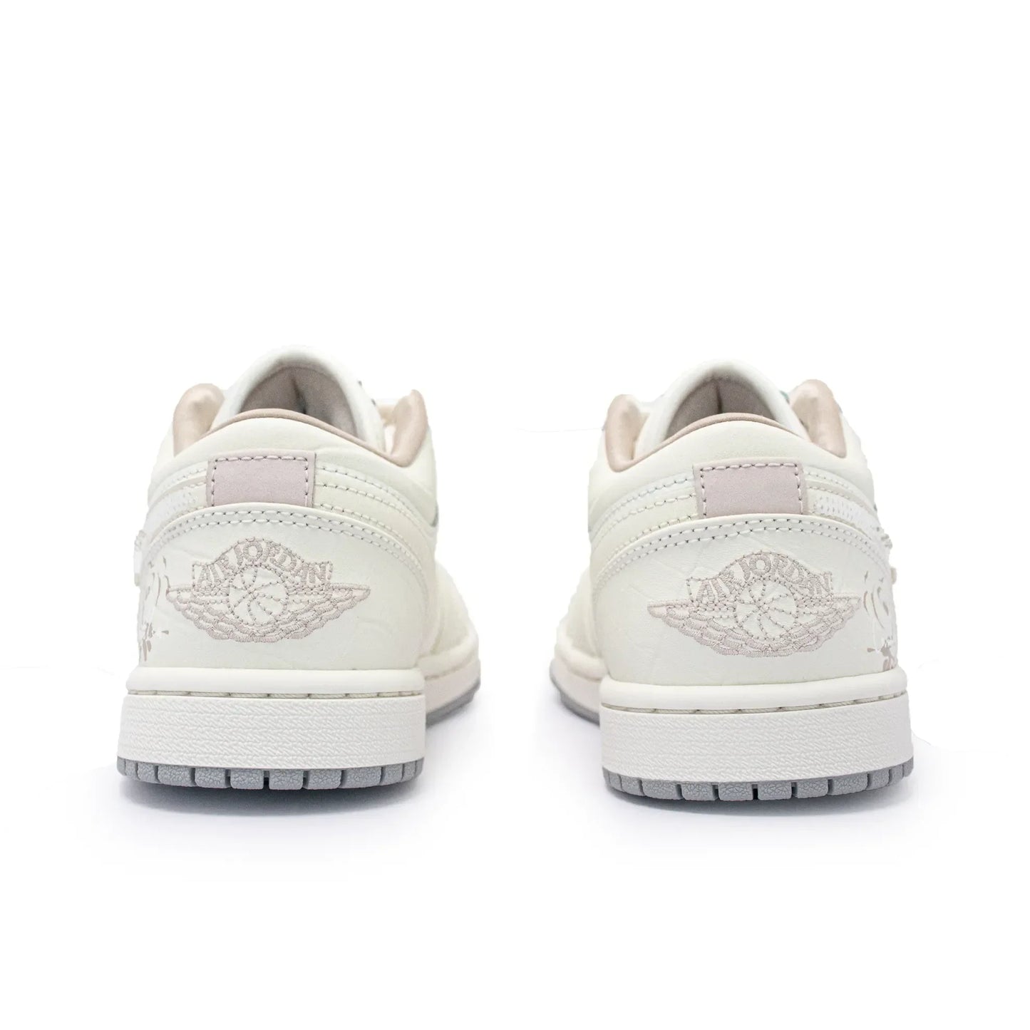[Custom Camellia‘s Message] Jordan Air Jordan 1 Low Top Unisex Skateboarding Shoes