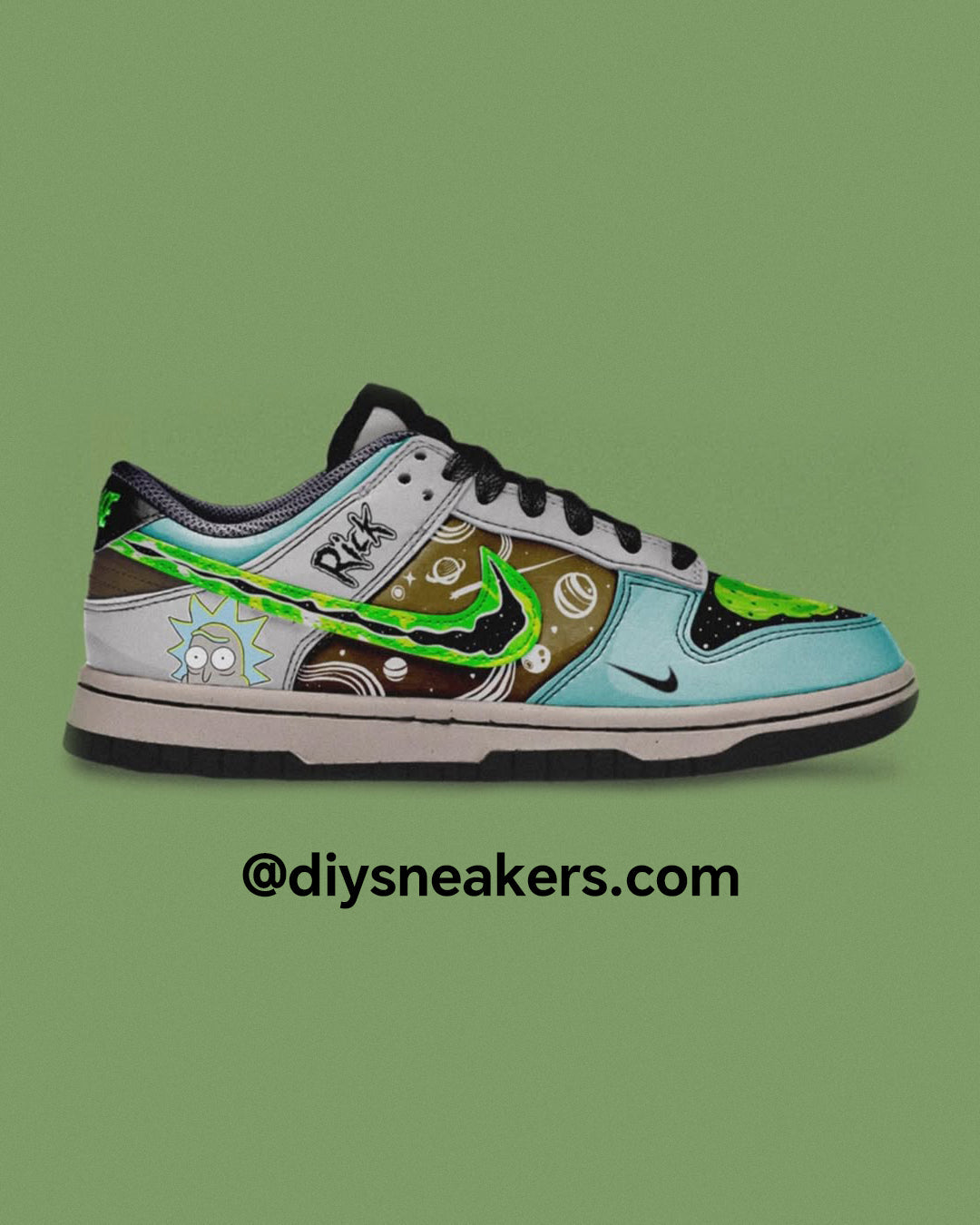 [Custom Rick&Morty Green] Low Unisex Street Graffiti Skateboarding Shoes