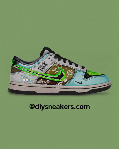 [Custom Rick&Morty Green] Low Unisex Street Graffiti Skateboarding Shoes